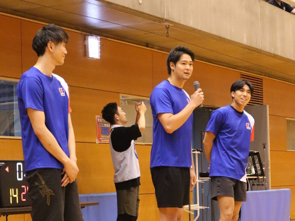 浦安市総合体育館にて企業様のバレーボール大会に参加
手塚選手、橋本選手、松下キャプテン